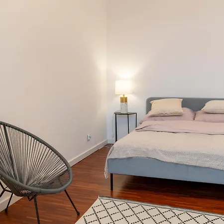 Mokotowska 7 *